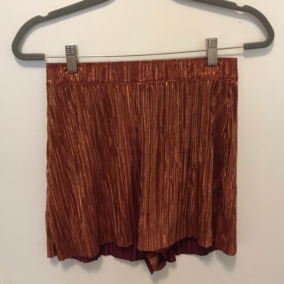 H&M Pants - H&M Metallic Rose Gold Pleated Short